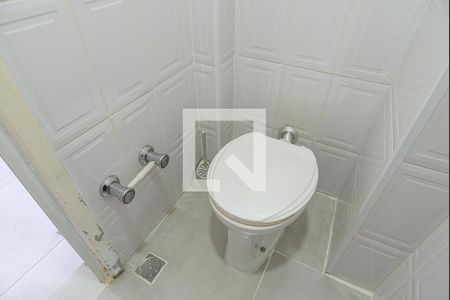 Apartamento à venda com 80m², 2 quartos e sem vaga Apartamento à venda com 80m², 2 quartos e sem vagaBanheiro de Serviço