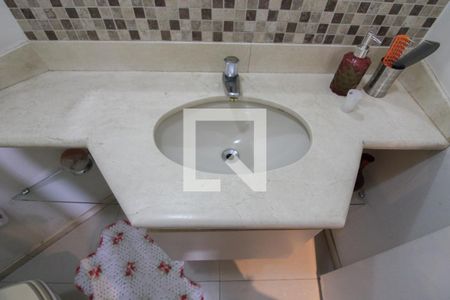 Casa à venda com 360m², 3 quartos e 2 vagas Casa à venda com 360m², 3 quartos e 2 vagasLababo