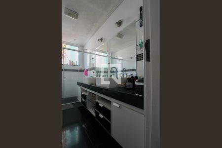 Casa à venda com 360m², 3 quartos e 2 vagas Casa à venda com 360m², 3 quartos e 2 vagasBanheiro da Suíte