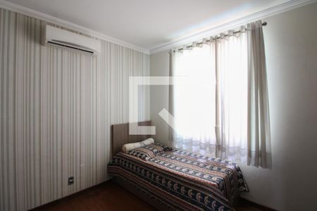 Casa à venda com 360m², 3 quartos e 2 vagas Casa à venda com 360m², 3 quartos e 2 vagasQuarto 2