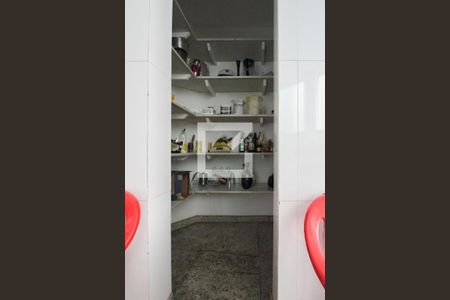 Casa à venda com 360m², 3 quartos e 2 vagas Casa à venda com 360m², 3 quartos e 2 vagasDespensa