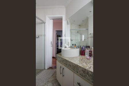 Casa à venda com 360m², 3 quartos e 2 vagas Casa à venda com 360m², 3 quartos e 2 vagasBanheiro Social