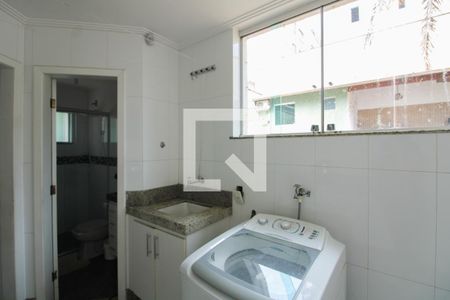 Casa à venda com 360m², 3 quartos e 2 vagas Casa à venda com 360m², 3 quartos e 2 vagasÁrea de Serviço