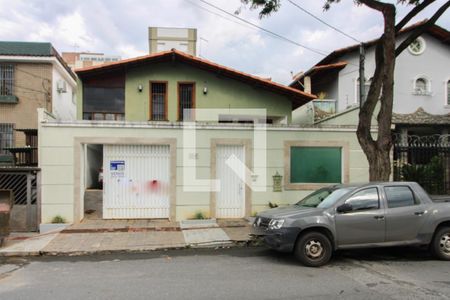 Casa à venda com 360m², 3 quartos e 2 vagas Casa à venda com 360m², 3 quartos e 2 vagasFachada