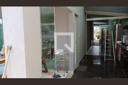 Casa de condomínio à venda com 415m², 4 quartos e 2 vagas Casa de condomínio à venda com 415m², 4 quartos e 2 vagasÁrea comum