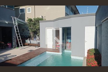 Casa de condomínio à venda com 415m², 4 quartos e 2 vagas Casa de condomínio à venda com 415m², 4 quartos e 2 vagasÁrea comum