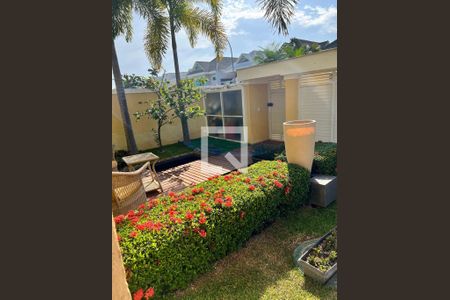 Casa de condomínio à venda com 415m², 4 quartos e 2 vagas Casa de condomínio à venda com 415m², 4 quartos e 2 vagasÁrea comum