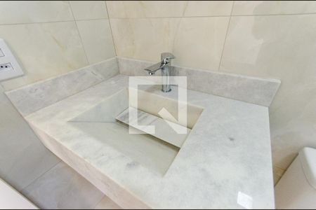 Casa à venda com 136m², 3 quartos e 2 vagas Casa à venda com 136m², 3 quartos e 2 vagasSuíte 2 - banheiro