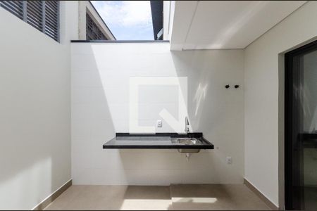 Casa à venda com 136m², 3 quartos e 2 vagas Casa à venda com 136m², 3 quartos e 2 vagasÁrea de Serviço