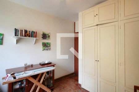 Apartamento à venda com 145m², 4 quartos e 2 vagasQuarto 2