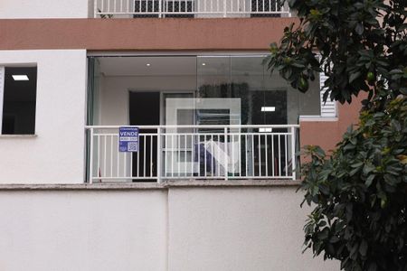Apartamento à venda com 47m², 2 quartos e 1 vagaPlaca instalada na sacada do imóvel (1º andar)