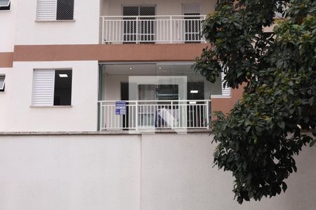 Apartamento à venda com 47m², 2 quartos e 1 vagaPlaca instalada na sacada do imóvel (1º andar)