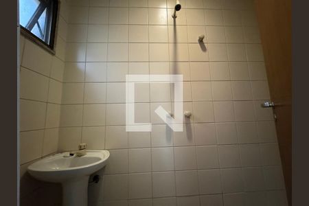 Apartamento à venda com 93m², 3 quartos e 2 vagas Apartamento à venda com 93m², 3 quartos e 2 vagasCozinha e Área de Serviço - Banheiro