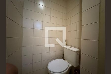 Apartamento à venda com 93m², 3 quartos e 2 vagas Apartamento à venda com 93m², 3 quartos e 2 vagasCozinha e Área de Serviço - Banheiro