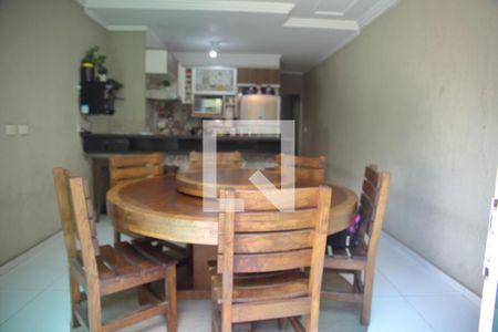 Casa para alugar com 200m², 3 quartos e 2 vagasCozinha