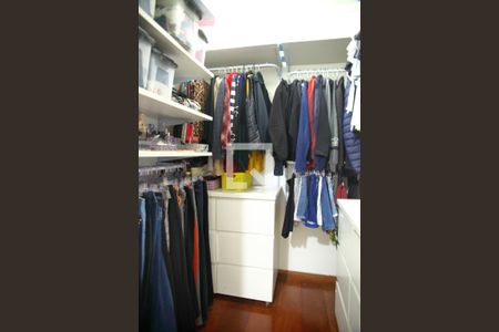 Casa para alugar com 200m², 3 quartos e 2 vagasCloset Suíte 1