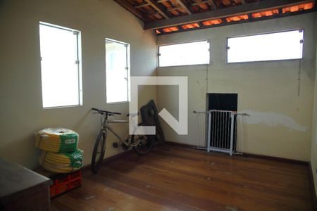 Casa para alugar com 200m², 3 quartos e 2 vagasSotão