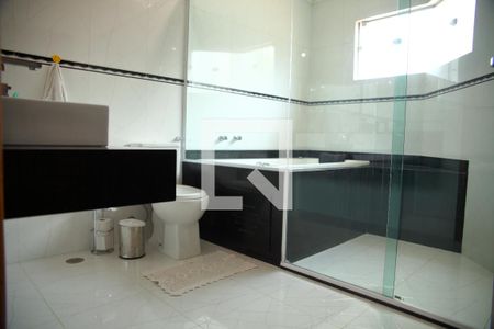 Casa para alugar com 200m², 3 quartos e 2 vagasBanheiro Suíte 1