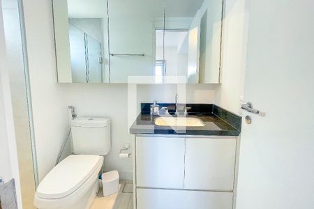 Apartamento à venda com 68m², 1 quarto e 1 vaga Apartamento à venda com 68m², 1 quarto e 1 vagaBanheiro da Suíte