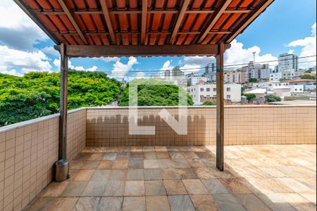 Apartamento à venda com 110m², 3 quartos e 1 vaga Apartamento à venda com 110m², 3 quartos e 1 vagaVaranda