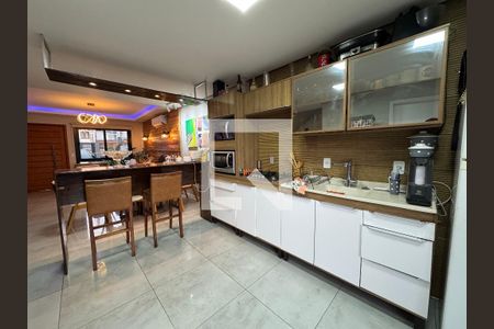 Casa à venda com 110m², 3 quartos e 3 vagas Casa à venda com 110m², 3 quartos e 3 vagasCozinha