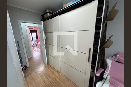 Casa à venda com 110m², 3 quartos e 3 vagas Casa à venda com 110m², 3 quartos e 3 vagasCloset