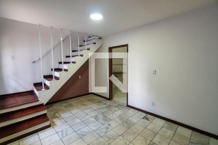 Casa à venda com 282m², 6 quartos e 1 vaga Casa à venda com 282m², 6 quartos e 1 vagaCasa 3 - Sala