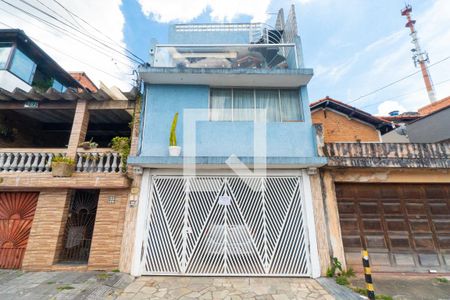 Casa à venda com 282m², 6 quartos e 1 vaga Casa à venda com 282m², 6 quartos e 1 vagaFachada