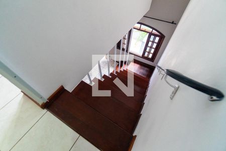 Casa à venda com 282m², 6 quartos e 1 vaga Casa à venda com 282m², 6 quartos e 1 vagaCasa 3 - Escada