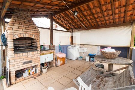 Casa à venda com 282m², 6 quartos e 1 vaga Casa à venda com 282m², 6 quartos e 1 vagaCasa 1 - Churrasqueira