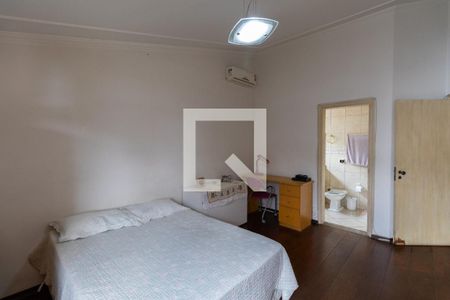 Casa à venda com 370m², 3 quartos e 7 vagas Casa à venda com 370m², 3 quartos e 7 vagasSuíte 2