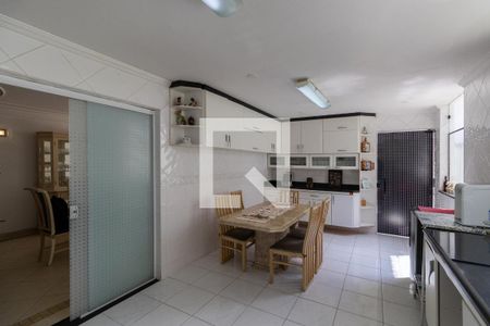 Casa à venda com 370m², 3 quartos e 7 vagas Casa à venda com 370m², 3 quartos e 7 vagasCozinha