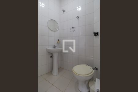 Casa à venda com 370m², 3 quartos e 7 vagas Casa à venda com 370m², 3 quartos e 7 vagasLavabo Externo