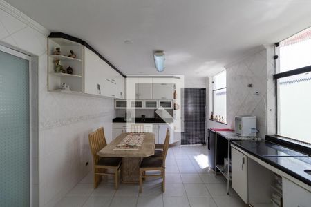Casa à venda com 370m², 3 quartos e 7 vagas Casa à venda com 370m², 3 quartos e 7 vagasCozinha