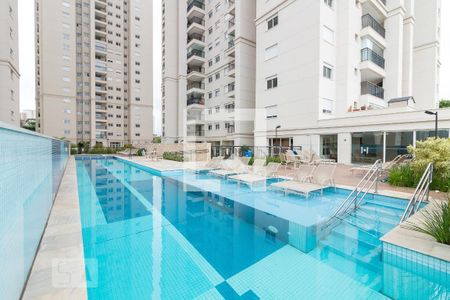 Apartamento à venda com 68m², 2 quartos e 1 vagaArea Comum - Piscina