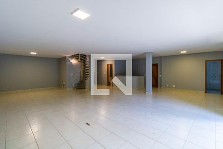 Casa à venda com 710m², 4 quartos e 8 vagas Casa à venda com 710m², 4 quartos e 8 vagasSala 2