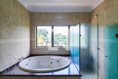 Casa à venda com 710m², 4 quartos e 8 vagas Casa à venda com 710m², 4 quartos e 8 vagasBanheiro - Quarto 4