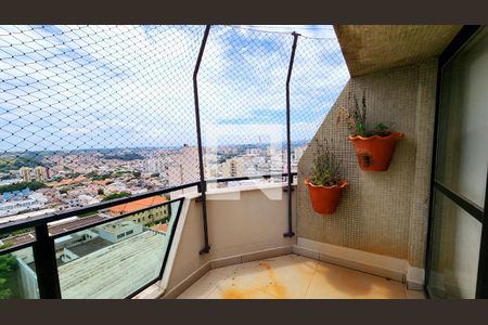 Apartamento à venda com 345m², 5 quartos e 3 vagas Apartamento à venda com 345m², 5 quartos e 3 vagasVaranda Sala 2