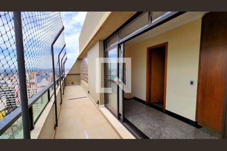 Apartamento à venda com 345m², 5 quartos e 3 vagas Apartamento à venda com 345m², 5 quartos e 3 vagasVaranda da Sala