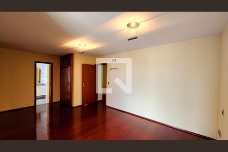 Apartamento à venda com 345m², 5 quartos e 3 vagas Apartamento à venda com 345m², 5 quartos e 3 vagasQuarto Suíte 1