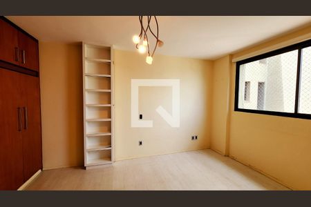 Apartamento à venda com 345m², 5 quartos e 3 vagas Apartamento à venda com 345m², 5 quartos e 3 vagasQuarto Suíte 2