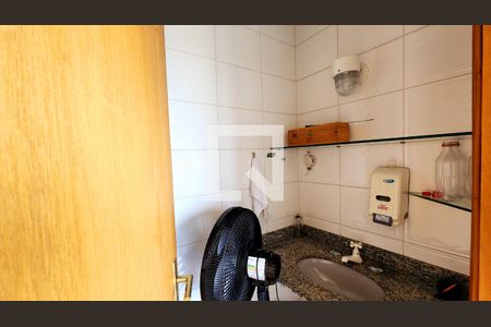 Apartamento à venda com 345m², 5 quartos e 3 vagas Apartamento à venda com 345m², 5 quartos e 3 vagasLavabo