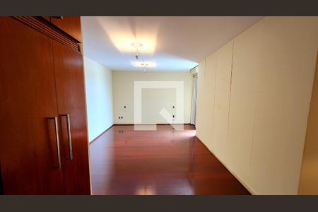 Apartamento à venda com 345m², 5 quartos e 3 vagas Apartamento à venda com 345m², 5 quartos e 3 vagasQuarto Suíte 1