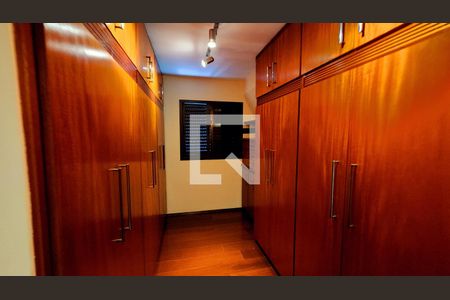 Apartamento à venda com 345m², 5 quartos e 3 vagas Apartamento à venda com 345m², 5 quartos e 3 vagasCloset Quarto Suíte 1