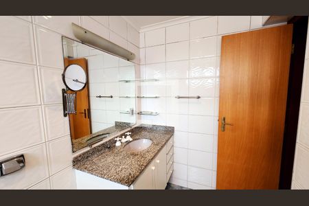 Apartamento à venda com 345m², 5 quartos e 3 vagas Apartamento à venda com 345m², 5 quartos e 3 vagasBanheiro Quarto Suíte 1