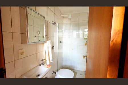 Apartamento à venda com 345m², 5 quartos e 3 vagas Apartamento à venda com 345m², 5 quartos e 3 vagasBanheiro Lavanderia