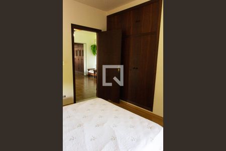 Casa à venda com 778m², 4 quartos e 5 vagas Casa à venda com 778m², 4 quartos e 5 vagasQUARTO 3