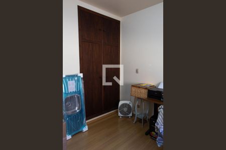 Casa à venda com 778m², 4 quartos e 5 vagas Casa à venda com 778m², 4 quartos e 5 vagasQUARTO 4
