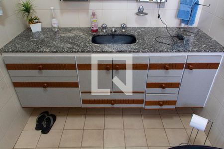 Casa à venda com 778m², 4 quartos e 5 vagas Casa à venda com 778m², 4 quartos e 5 vagasBANHEIRO DA SUITE