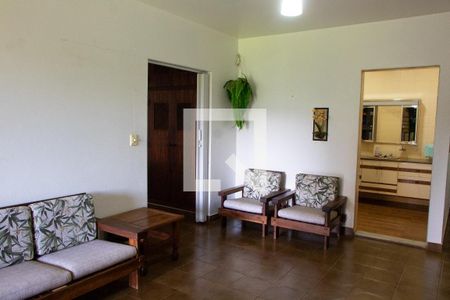Casa à venda com 778m², 4 quartos e 5 vagas Casa à venda com 778m², 4 quartos e 5 vagasHALL/SALA DE TV